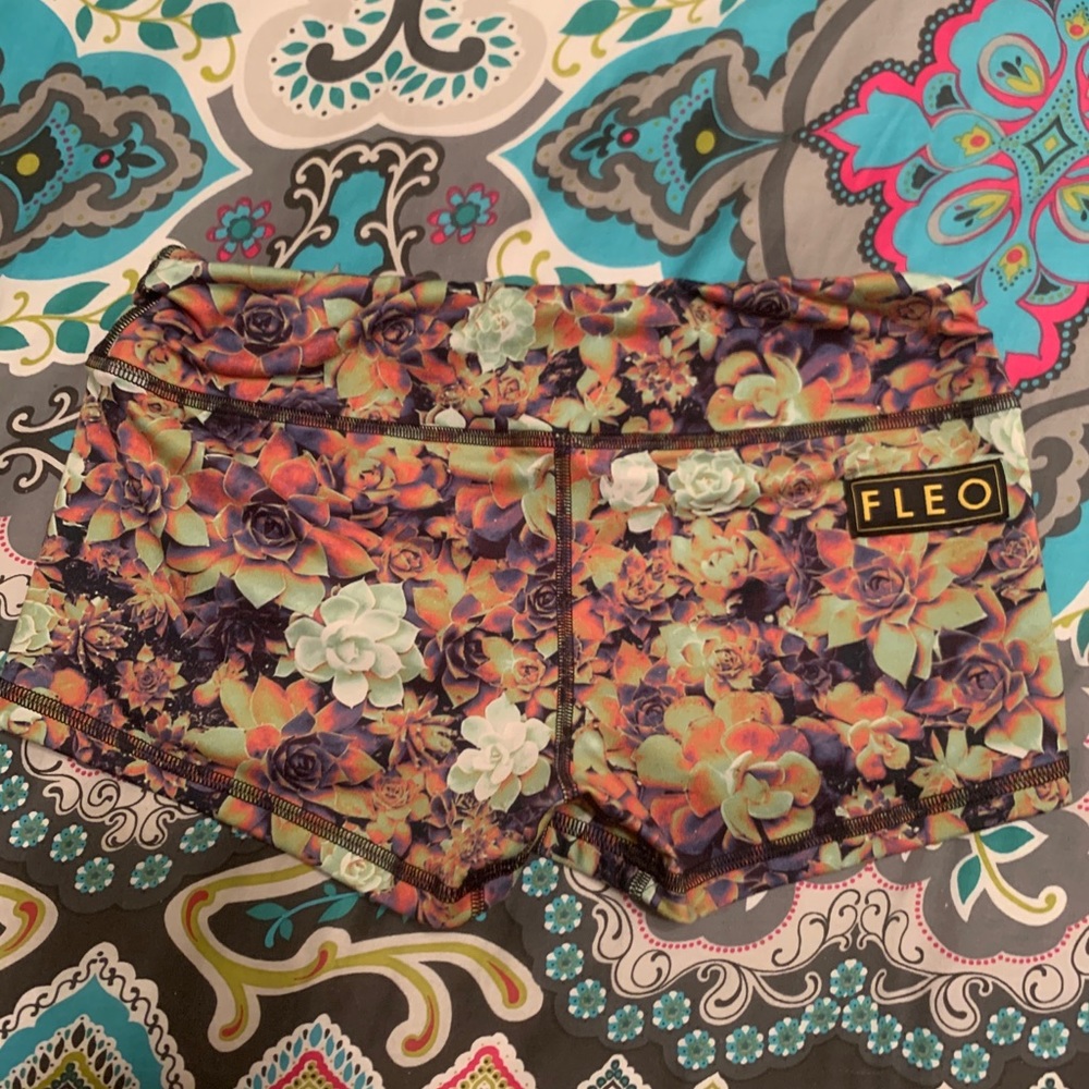 Fleo Shorts